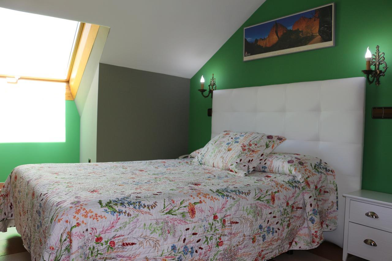 Hostal Don Jaime II Сеговия Екстериор снимка