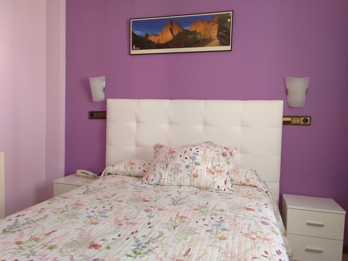 Hostal Don Jaime II Сеговия Екстериор снимка